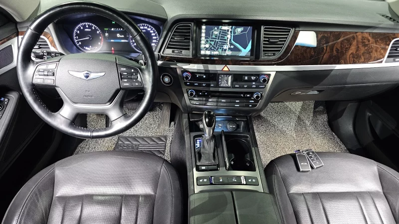 Hyundai Genesis