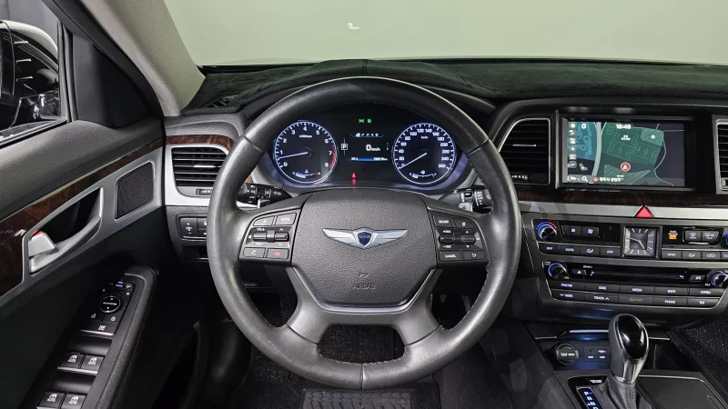 Hyundai Genesis
