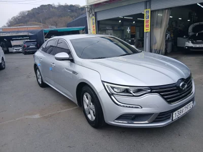 Renault SM6