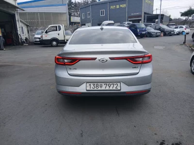 Renault SM6