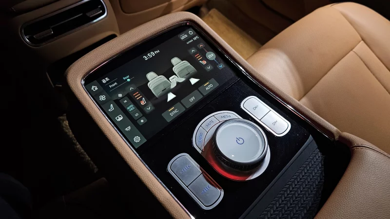 Genesis G90