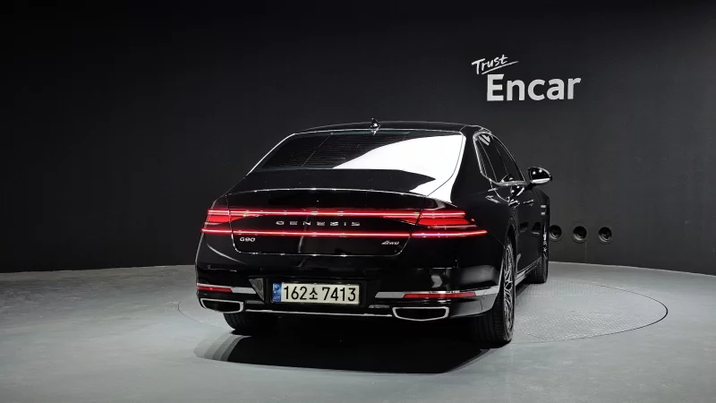 Genesis G90