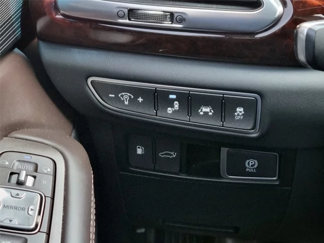 Genesis EQ900