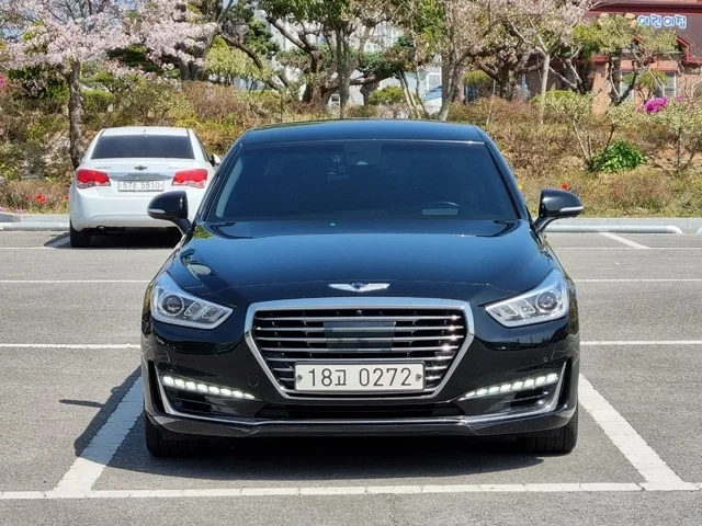 Genesis EQ900