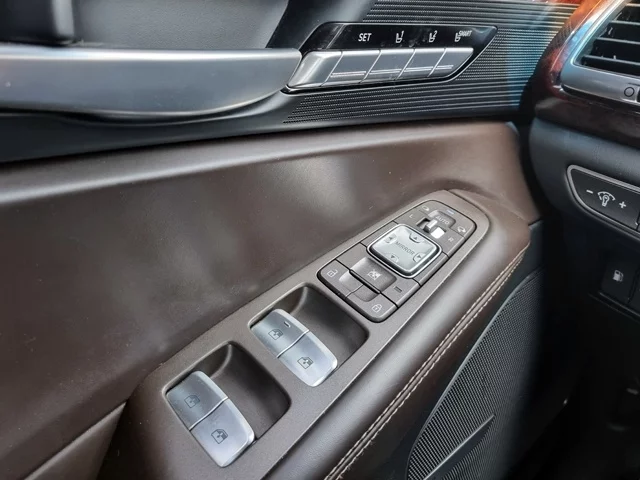 Genesis EQ900