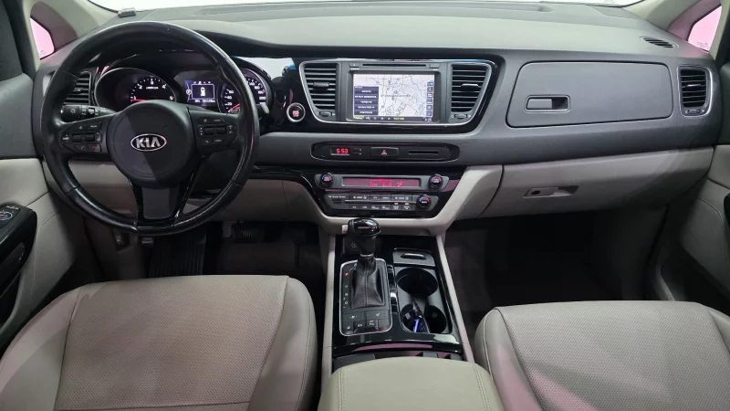 Kia Carnival