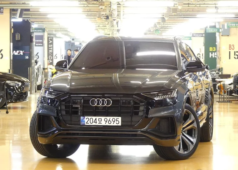 Audi Q8