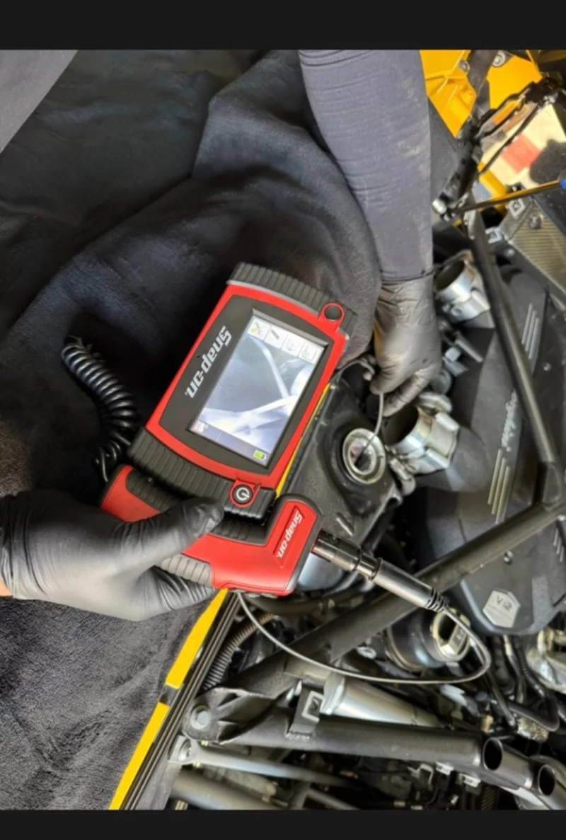 Lamborghini AVENTADOR