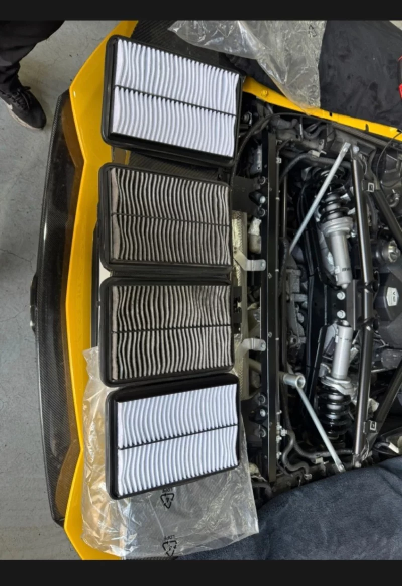 Lamborghini AVENTADOR