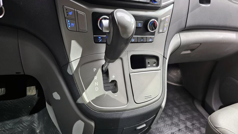 Hyundai Grand Starex