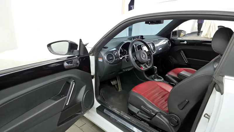 Volkswagen BEETLE