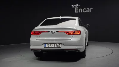 Renault SM6