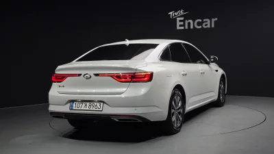 Renault SM6