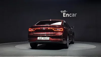 Renault SM6