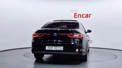 Renault SM6