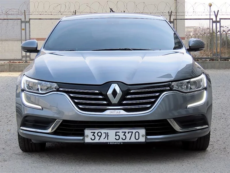 Renault SM6