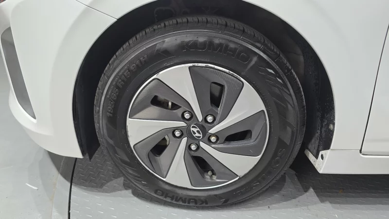 Hyundai Ioniq