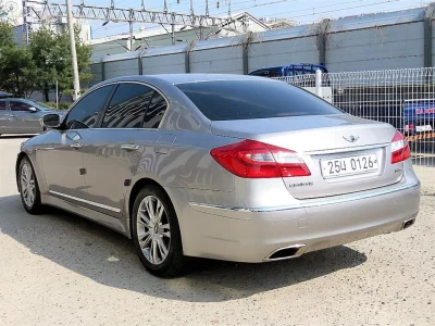 Hyundai Genesis