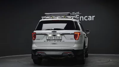 Ford EXPLORER