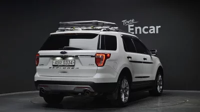 Ford EXPLORER
