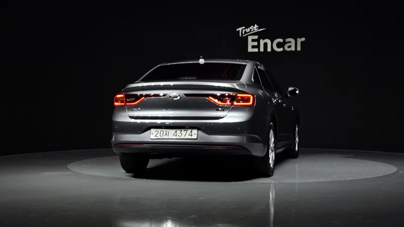 Renault SM6