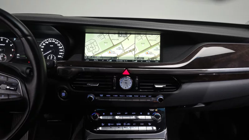 Genesis EQ900
