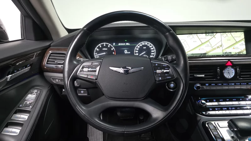 Genesis EQ900