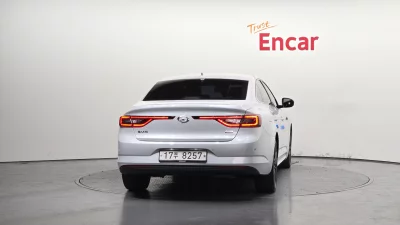 Renault SM6