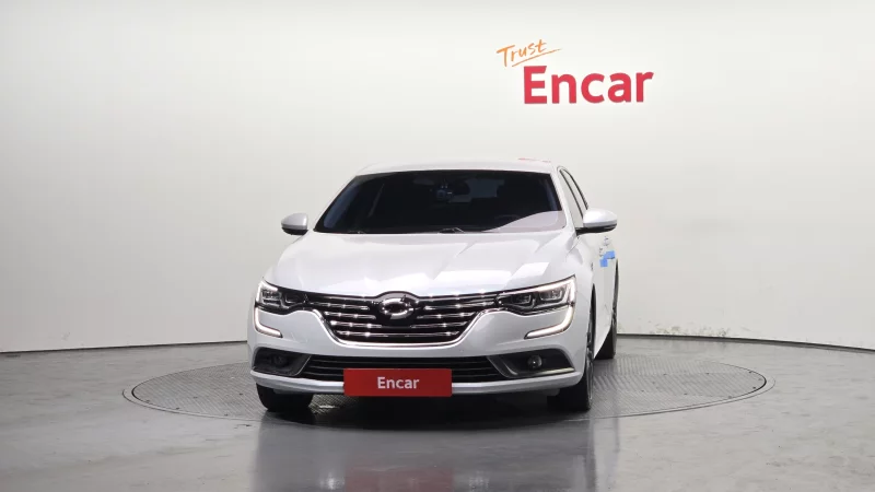 Renault SM6