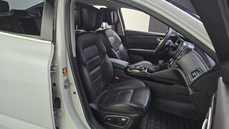 Renault SM6
