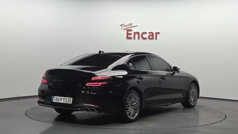 Genesis G70
