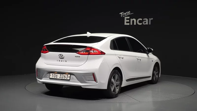 Hyundai Ioniq