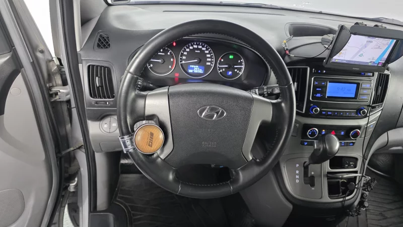Hyundai Grand Starex