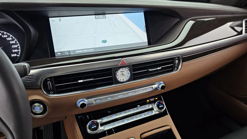 Genesis G90