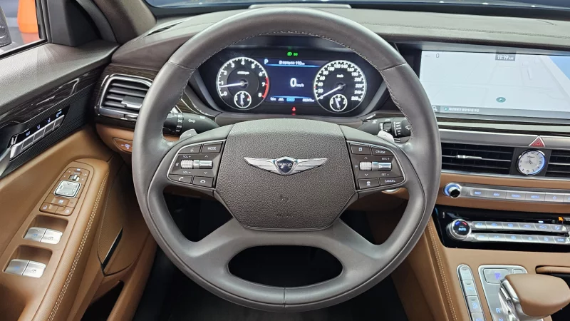 Genesis G90