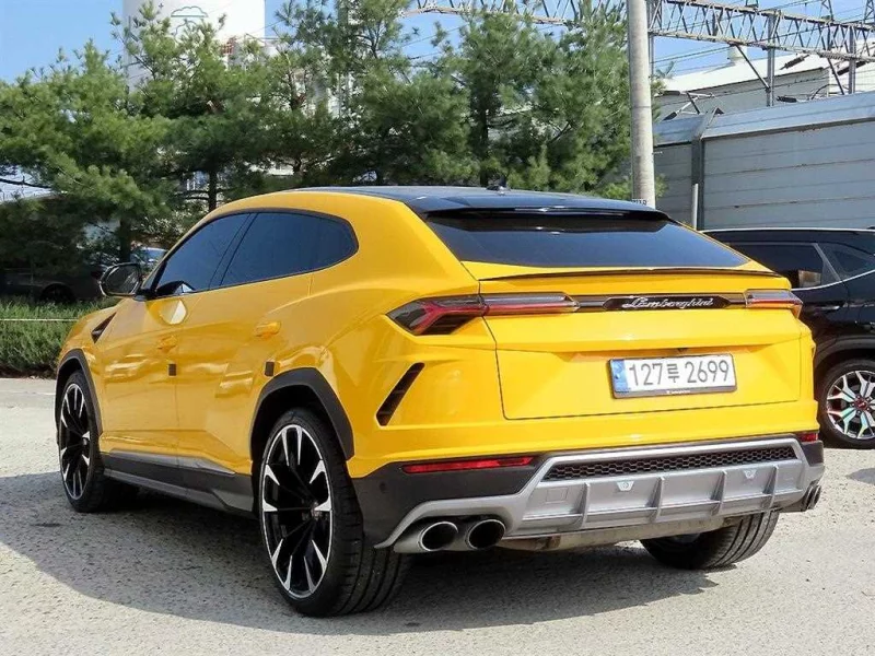 Lamborghini URUS