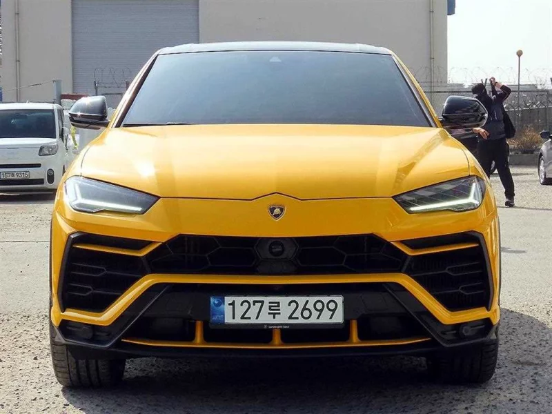 Lamborghini URUS