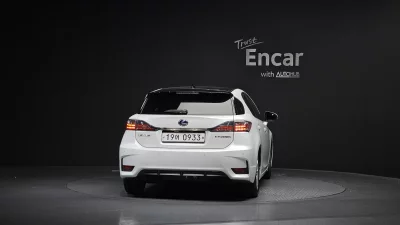 Lexus CT200h