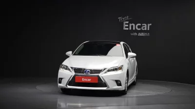 Lexus CT200h