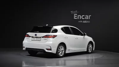 Lexus CT200h