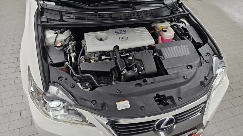 Lexus CT200h