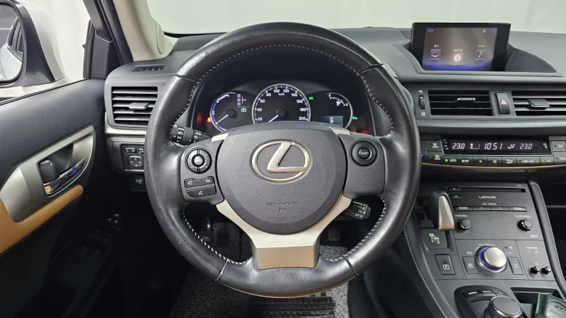 Lexus CT200h