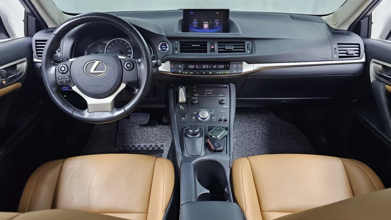 Lexus CT200h