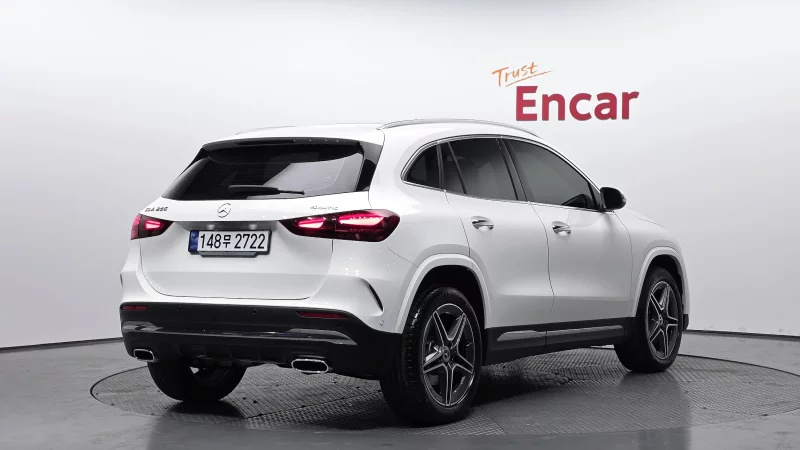 Mercedes-Benz GLA-Class