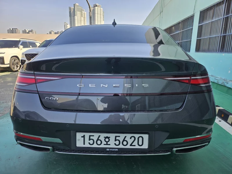 Genesis G90