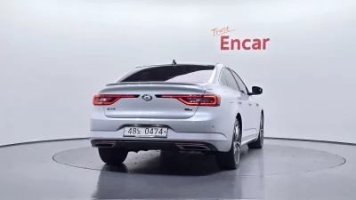 Renault SM6