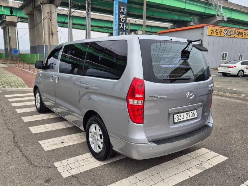 Hyundai Grand Starex