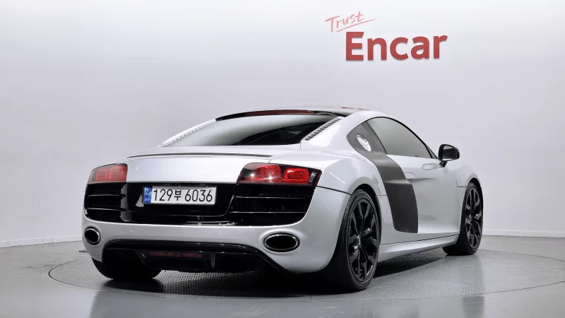 Audi R8