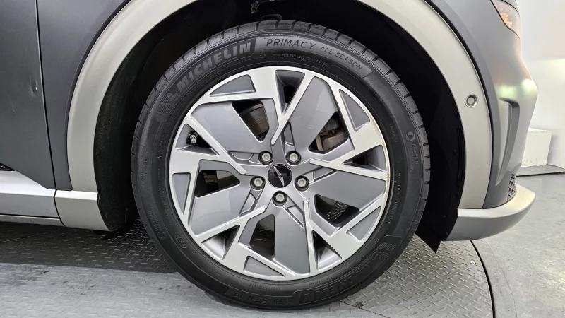 Genesis GV60