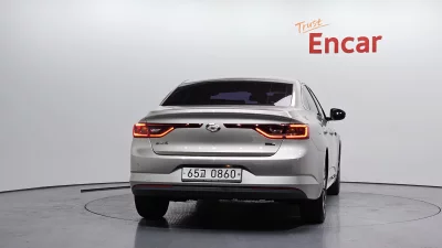 Renault SM6